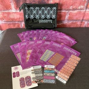 Jamberry Nail Wraps w/Bag